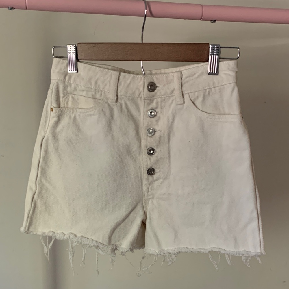 Zara Off-White High Waist Frayed Shorts